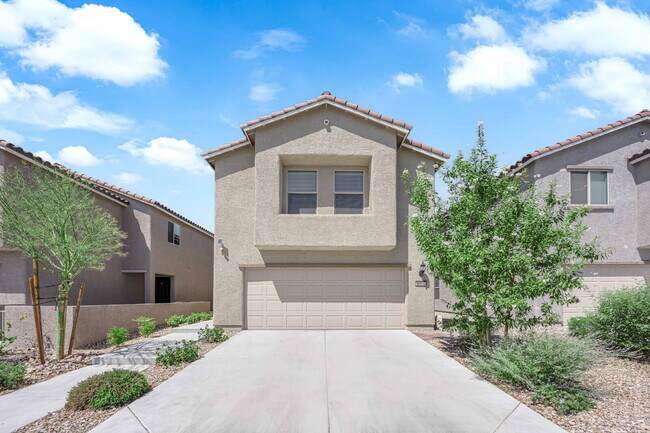 Primary Photo - Don't miss out on this cozy 3-bedroom, 2-s...
