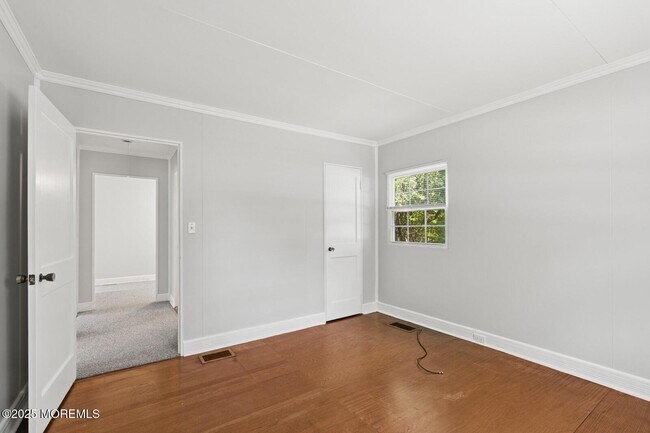 Building Photo - 565 Prospect Ave