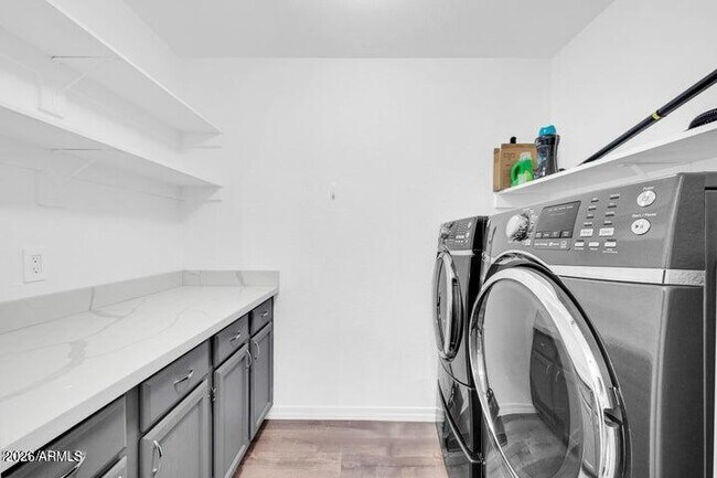 Building Photo - 8841 S 51st St