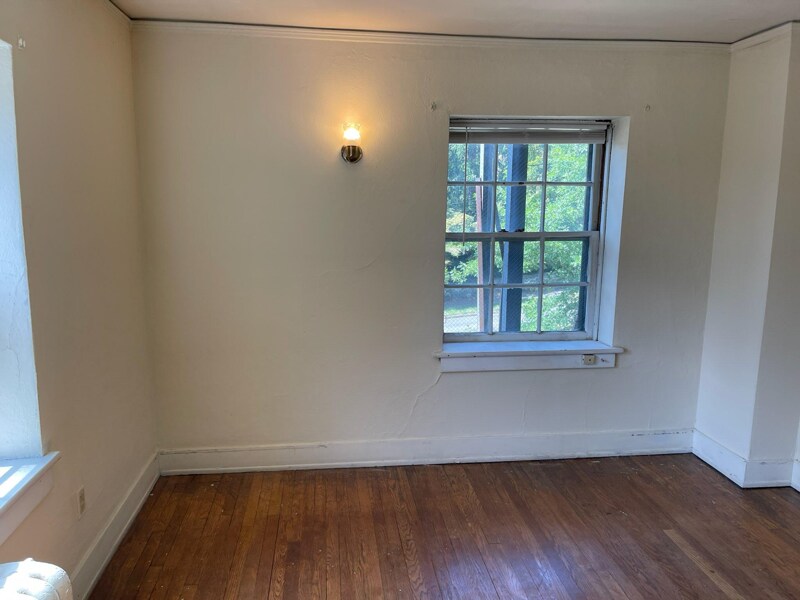 Building Photo - 523 S Atherton St