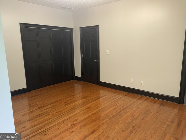 Building Photo - 612 Graystone Ct