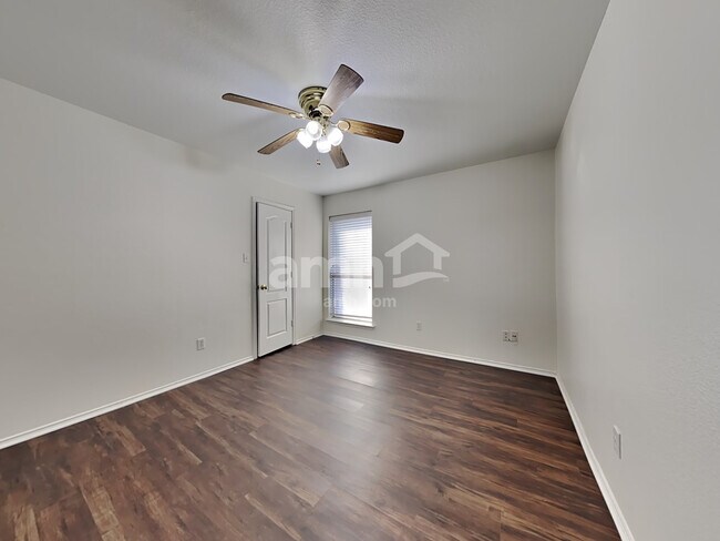 Building Photo - 7307 Fossil Garden Dr