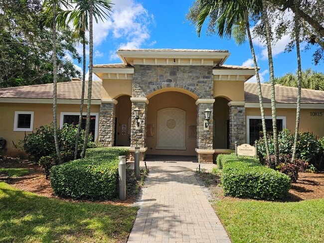 Building Photo - 7533 Topiary Ave