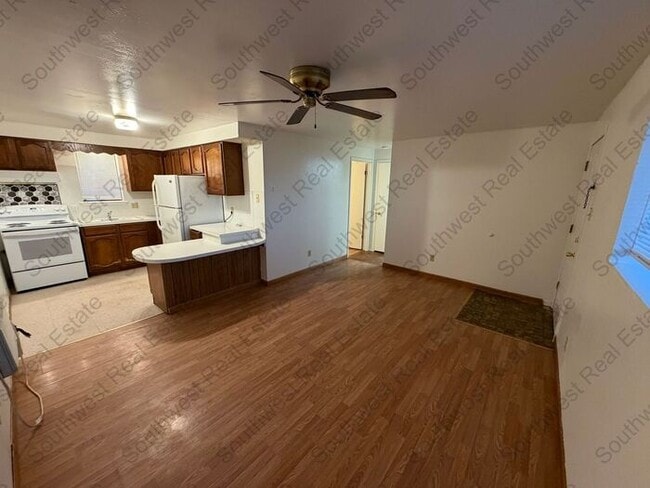 Building Photo - Nice 1 bedroom 1 bathroom apartment all bills paid.