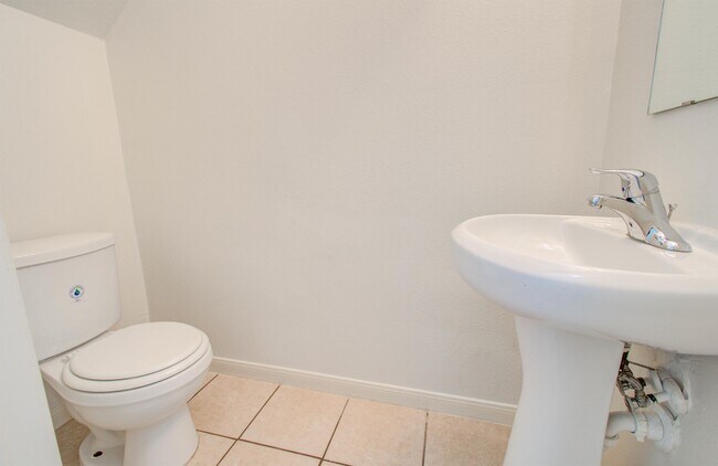 Building Photo - 8218 Hall View Dr