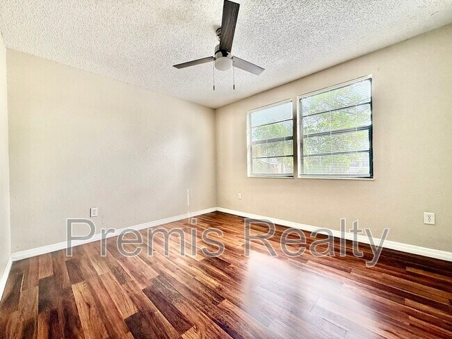Building Photo - 123 Loblolly Ct