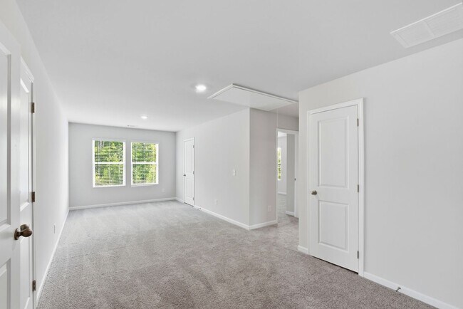 Building Photo - 54 Umber Ln