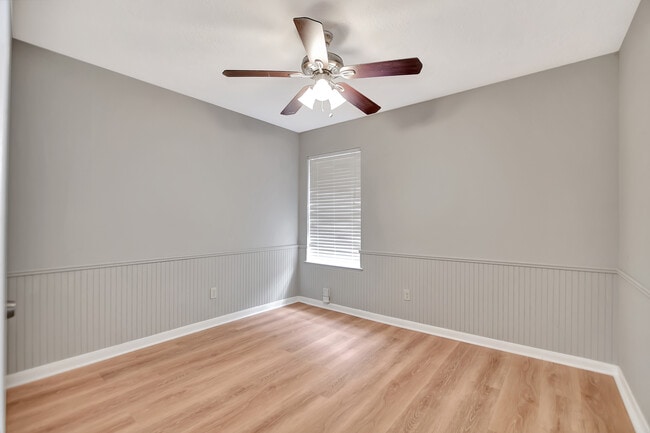 Building Photo - 15118 Red Cedar Cove Ln