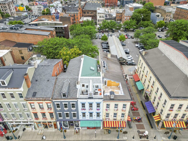 Building Photo - 120 W Elder St