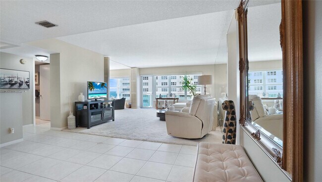 Building Photo - 3900 Galt Ocean Dr