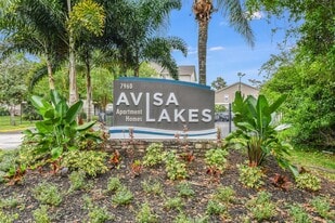Building Photo - Avisa Lakes