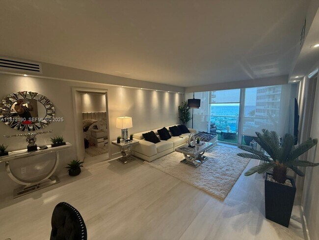 Building Photo - 5151 Collins Ave