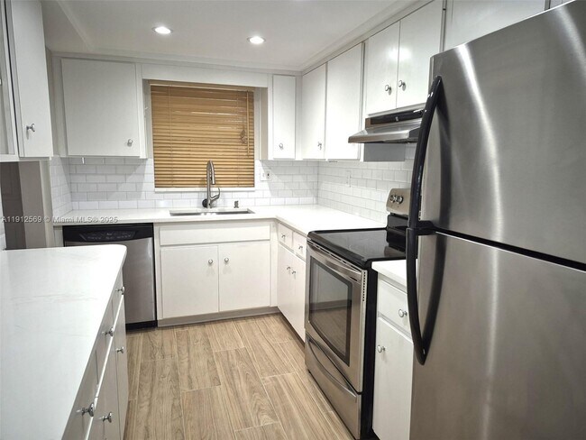 Building Photo - 1617 SE 15th St