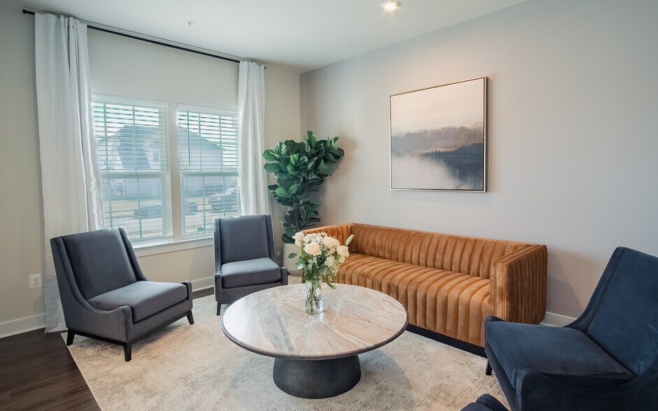 Building Photo - 244 Vis Gln Rd