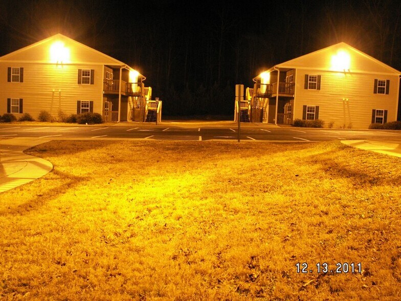 Building Photo - 7600 Courtyard Dr