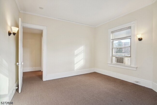 Building Photo - 22 Kent Pl Blvd