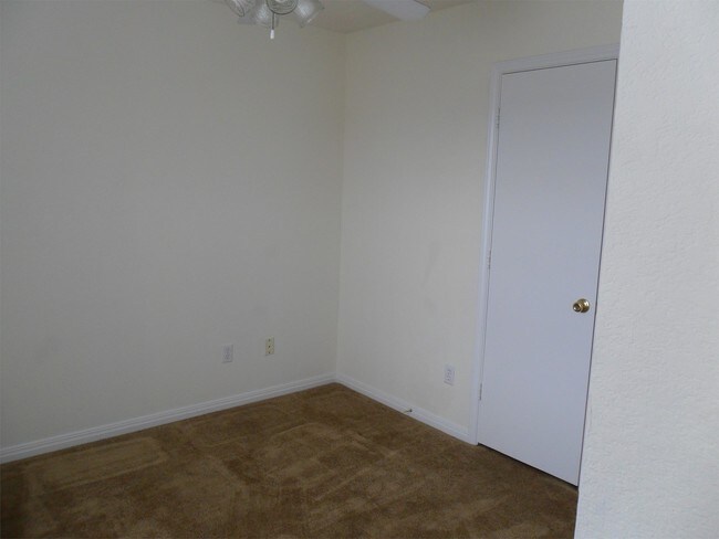 Building Photo - 3003 Whisper Oaks Ln