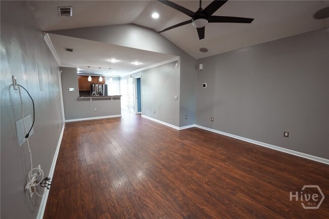 Building Photo - 170 Willow Oak Dr