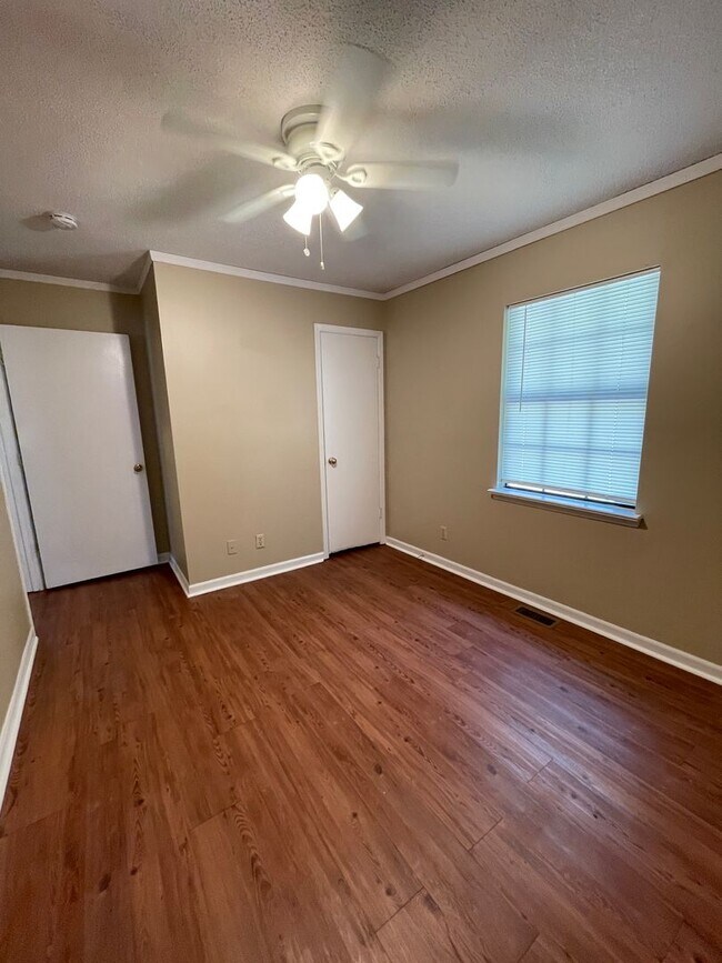 Building Photo - Secluded Hilltop Bungalow with Fenced Yard & Front Deck