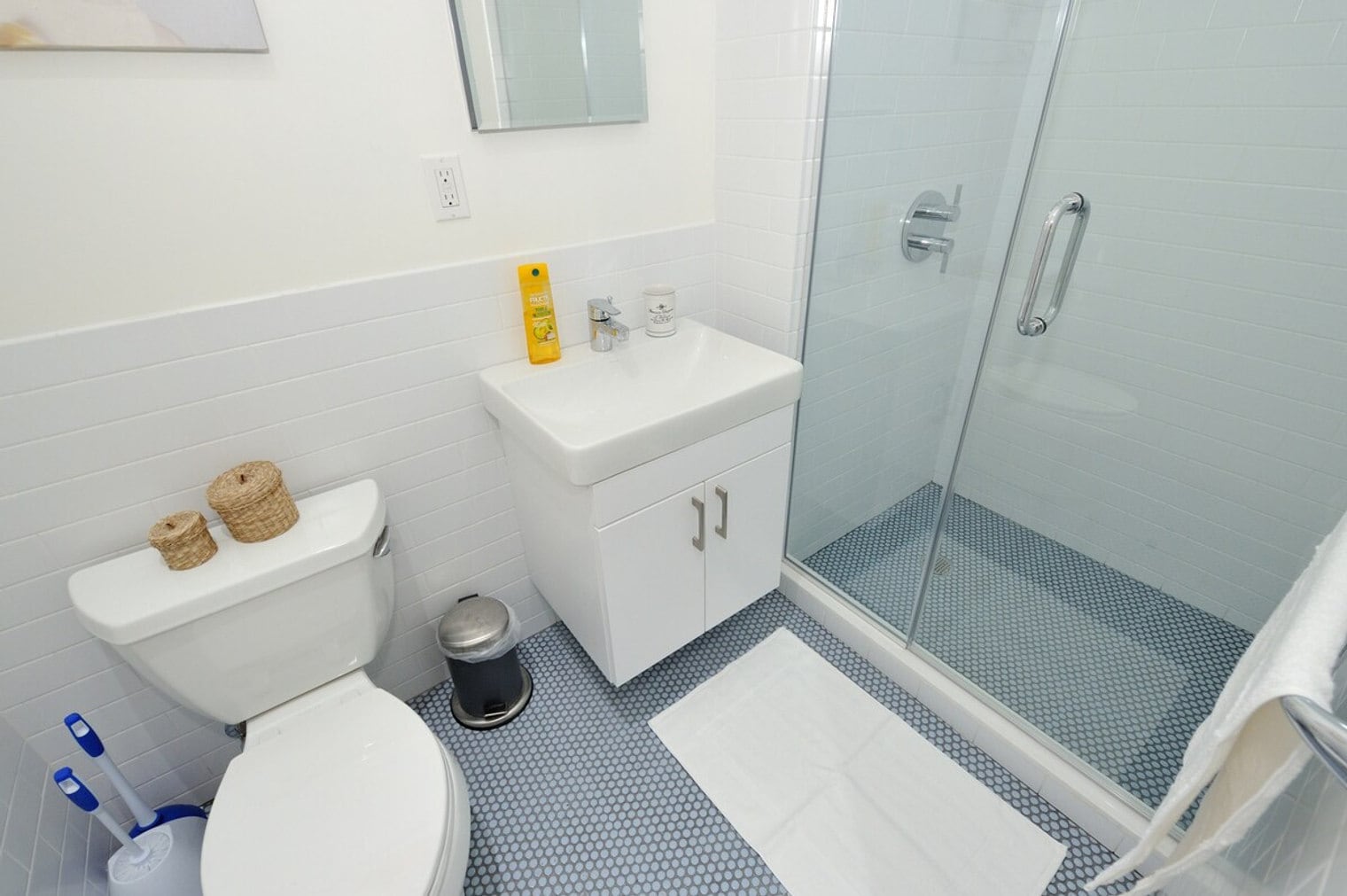 Building Photo - 353 W 46th St