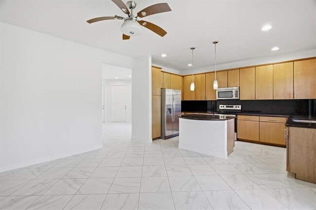 Building Photo - 13023 Riverwalk Cir S