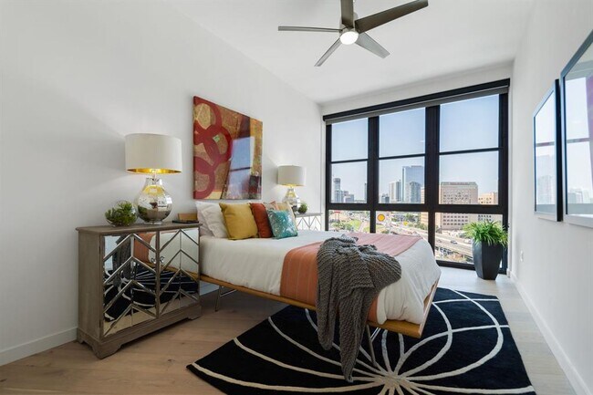 Building Photo - 800 Embassy Dr