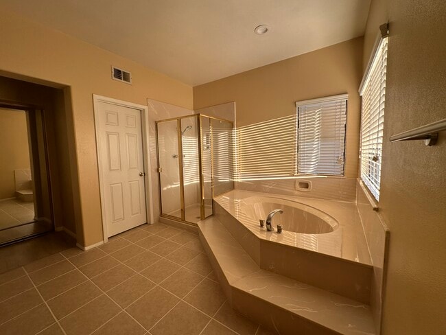 Building Photo - 42263 Valley Vista Dr
