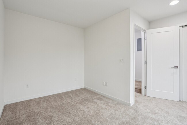 Building Photo - 256 E Roanoke St