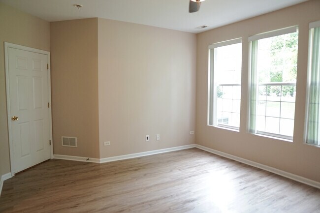 Building Photo - 1574 Millbrook Dr
