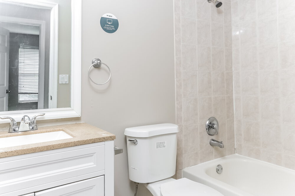 Building Photo - 116 Brook Woode Ave