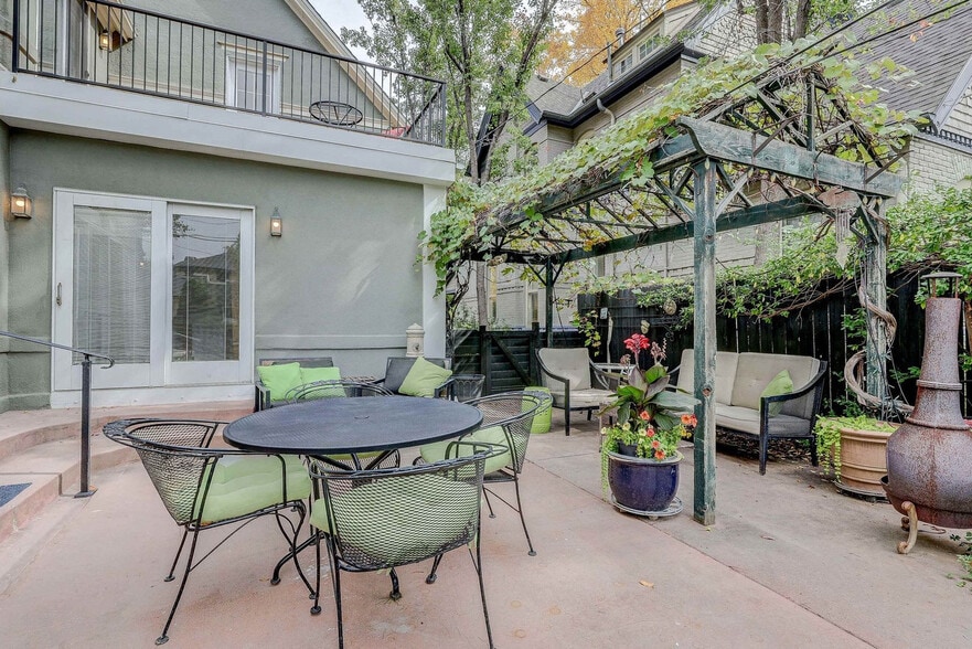 Building Photo - 2105 S Fillmore St