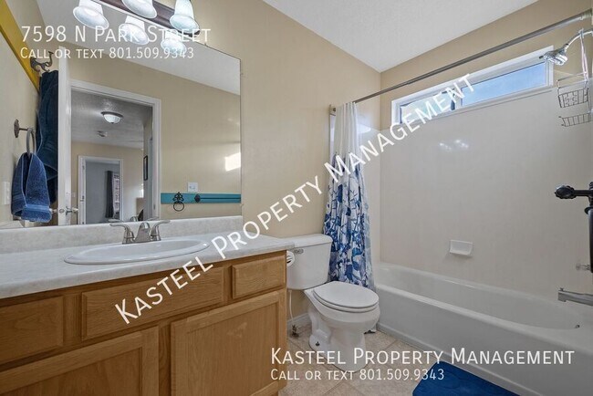 Building Photo - 7598 N Park St