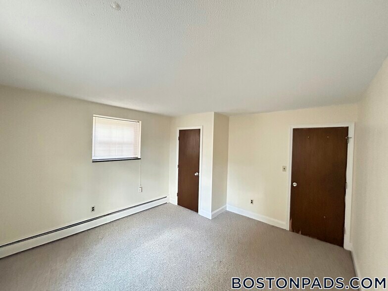 Building Photo - 8 Brattle Dr