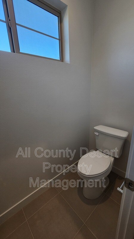 Building Photo - 35944 Randall Ln