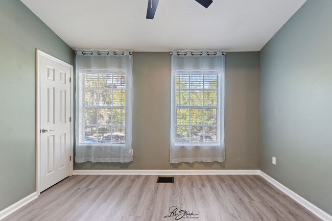 Building Photo - For rent Lake Mary townhouse 2Beth 2.5 bath