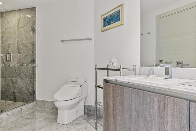 Building Photo - 801 S Miami Ave