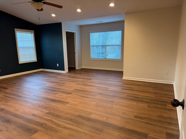 OVERSIZED Primary Suite - 1925 Gregory Run NE