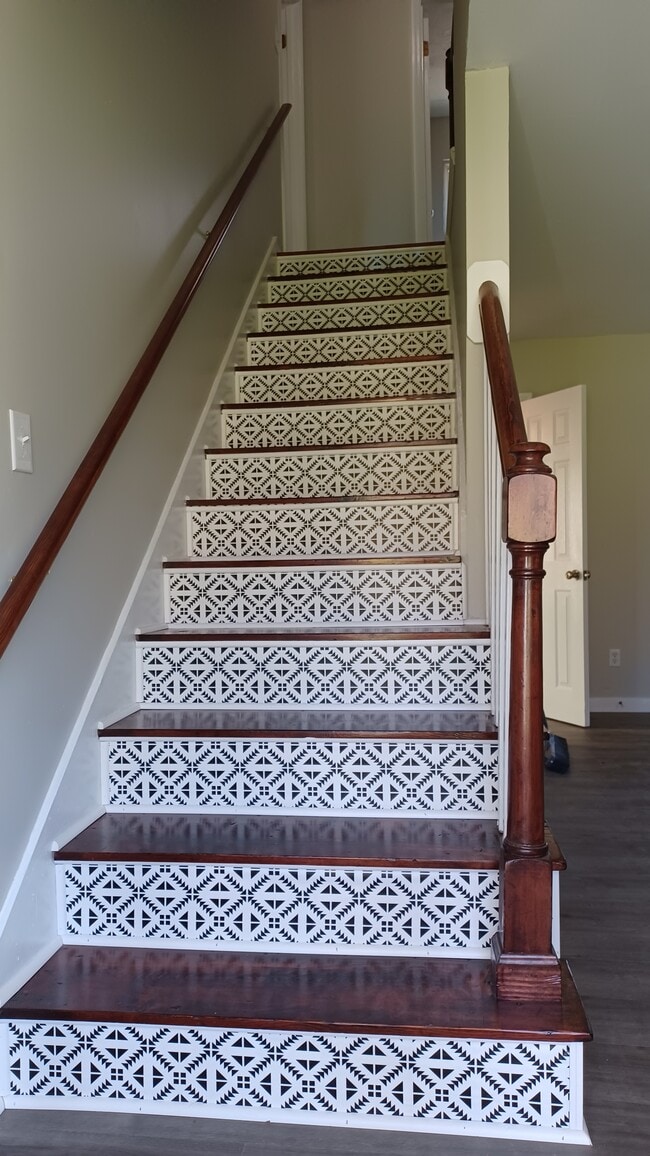 Building Photo - 521 Fairfield Way