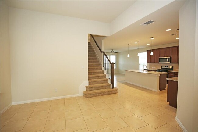 Building Photo - 15912 Cessida St