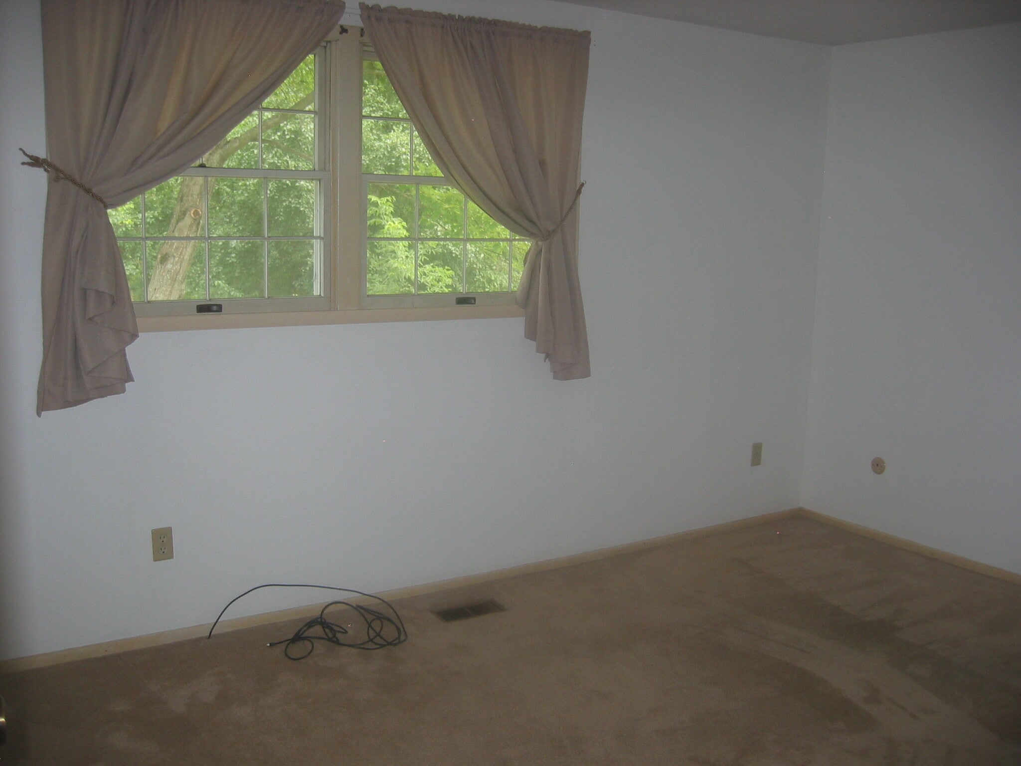 First bedroom - 8258 Larkspur Dr