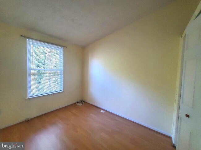 Building Photo - 7622 Mandan Rd