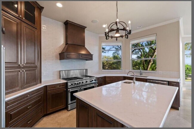 Building Photo - 1400 Camelback