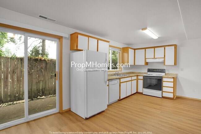 Building Photo - Spacious Updated Three Bedroom in Cully - ...