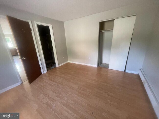 Building Photo - 1941 Creek Rd