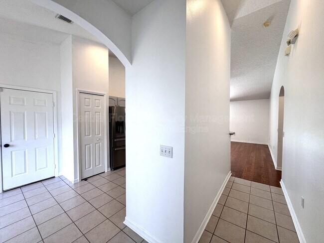 Building Photo - 205 Paradise Woods Pl