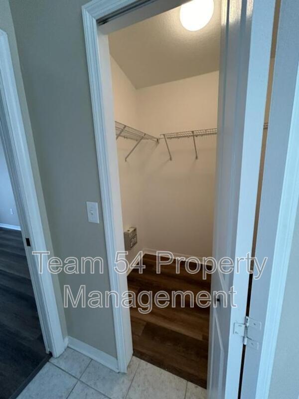 Building Photo - 30534 Tremont Dr