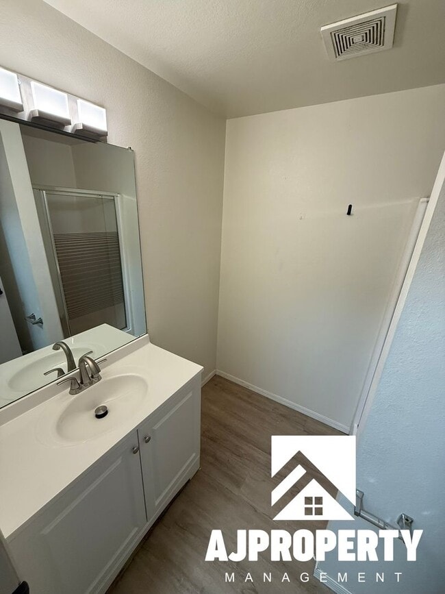 Building Photo - 2809 E Bragstad Dr