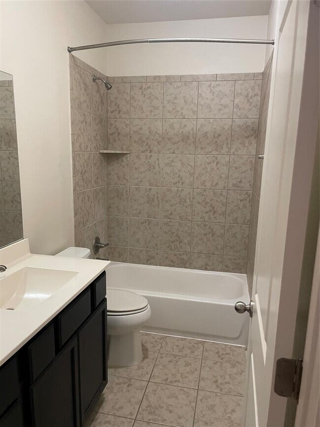 Building Photo - 2212 Creekside Ln