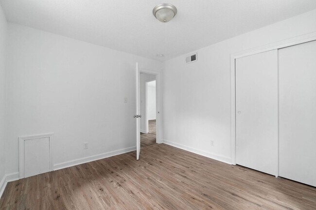 Building Photo - 706 Britton Springs Rd