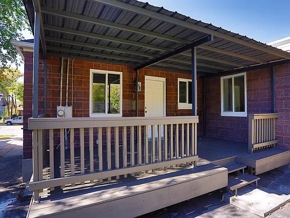 Building Photo - 348 N 200 W